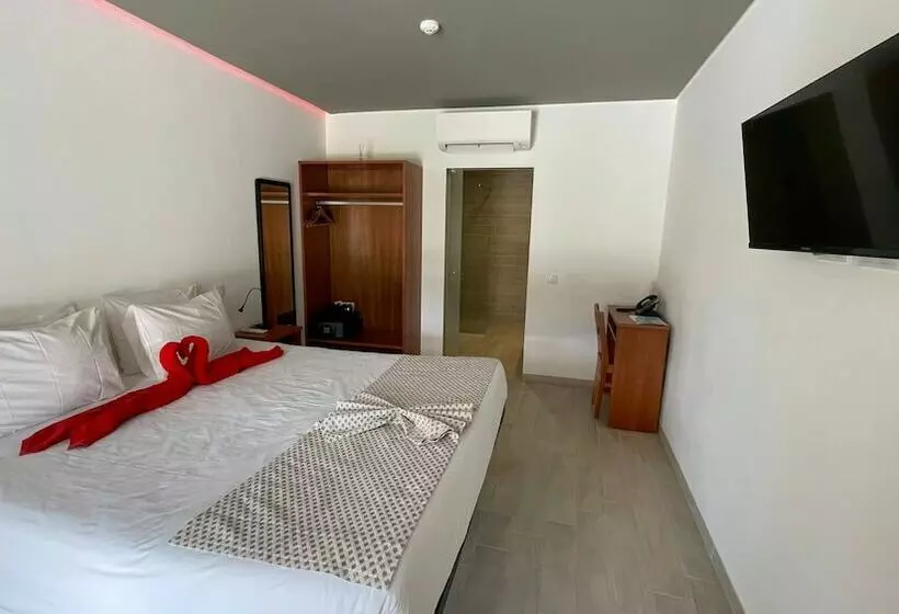 Hotelli Villa 3 Caparica   Lisbon Gay Beach Resort
