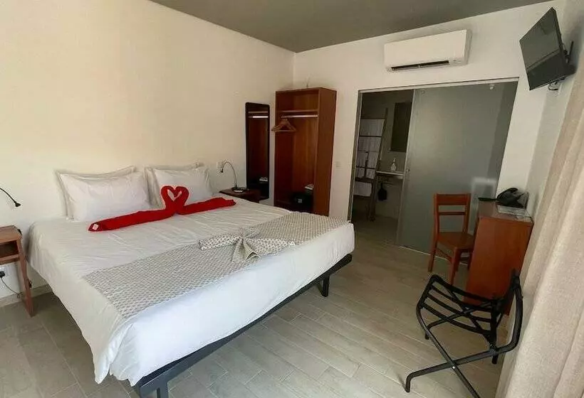 Hotelli Villa 3 Caparica   Lisbon Gay Beach Resort