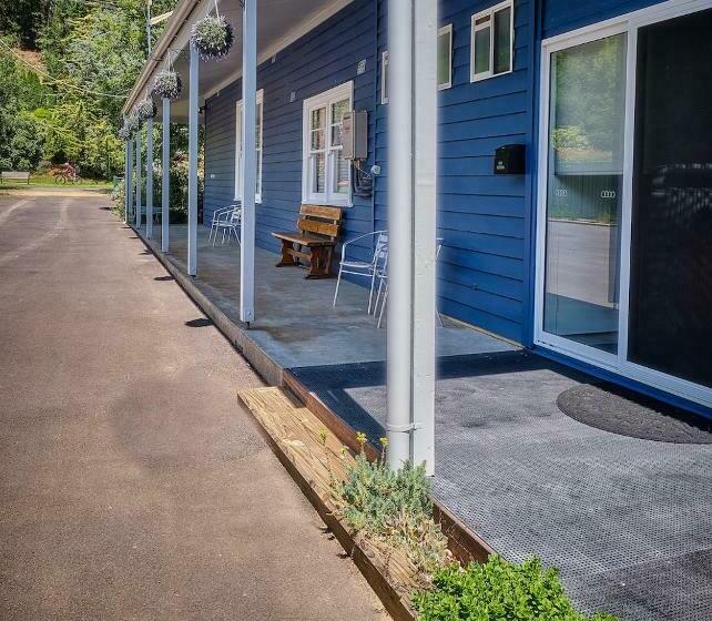 بنسيون Edlin House