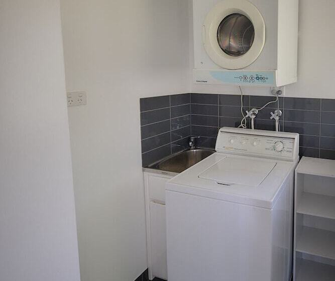 بنسيون Edlin House