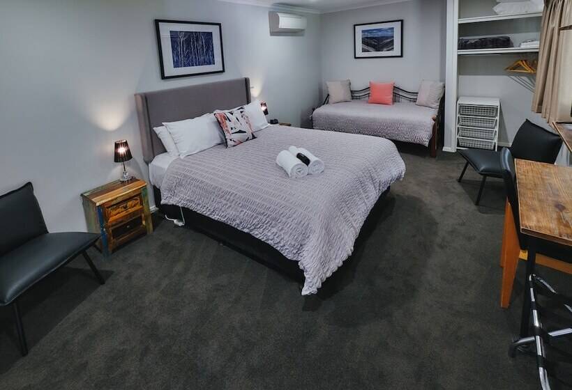 بنسيون Edlin House