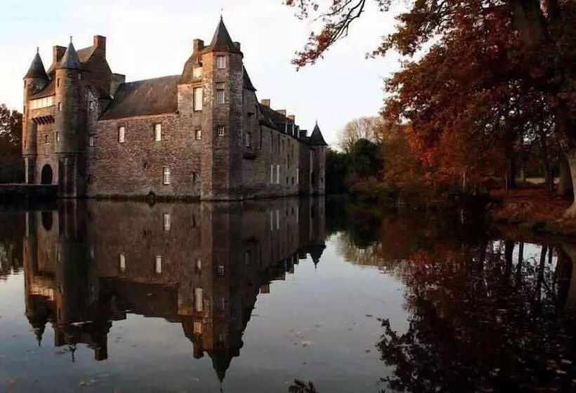 Majatalo The Archeologist Home Chateau Le Mur