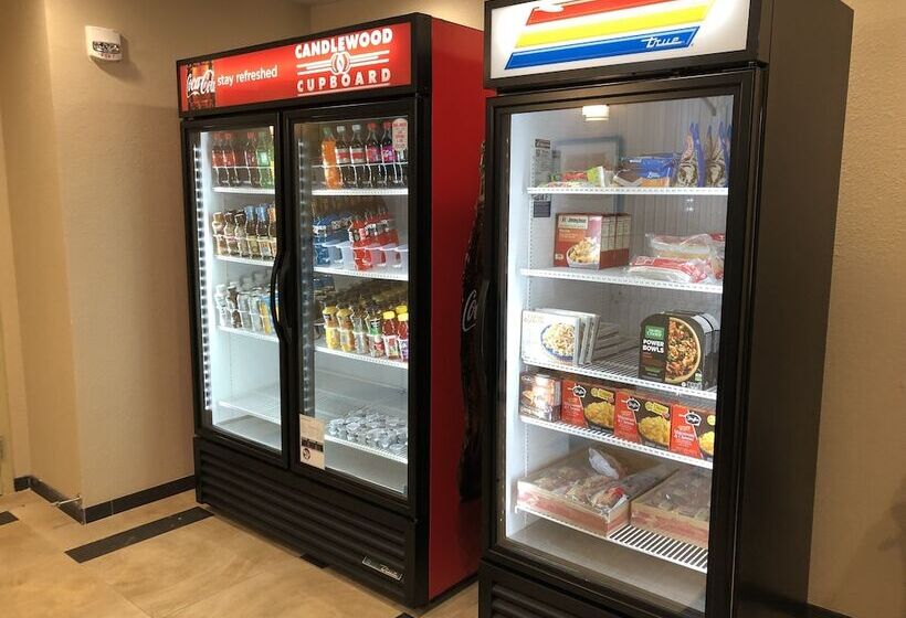 Отель Candlewood Suites   Panama City Beach Pier Park, An Ihg