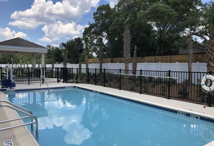Отель Candlewood Suites   Panama City Beach Pier Park, An Ihg