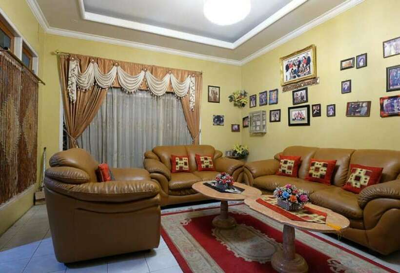 Pension Reddoorz Near Mangrove Forest Kupang