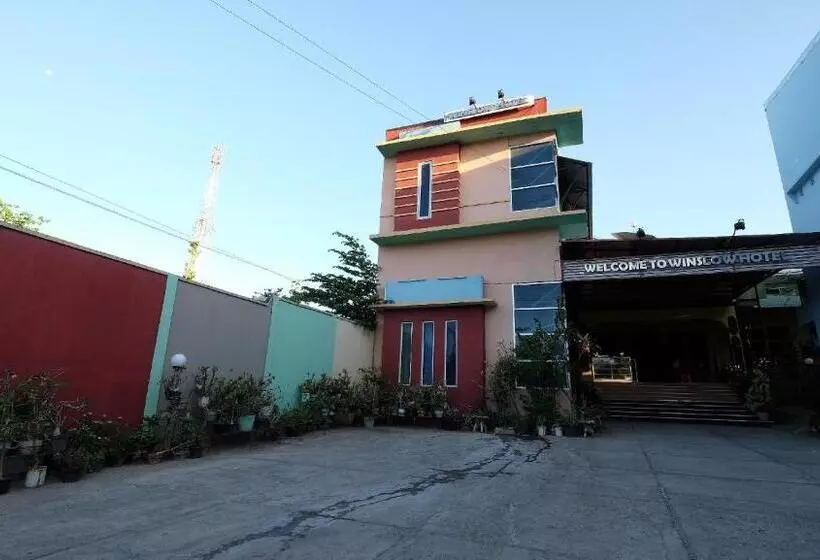 Majatalo Reddoorz Near Mangrove Forest Kupang