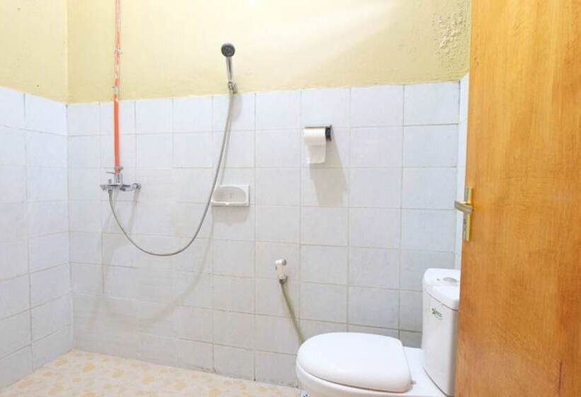 Pension Reddoorz Near Mangrove Forest Kupang