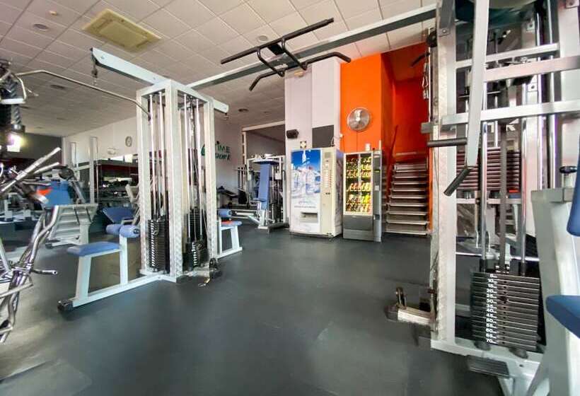 Hostel Gym Canovas Nerja