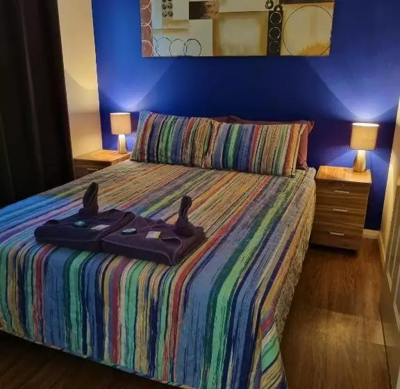 Hotelli The Cove Holiday Village