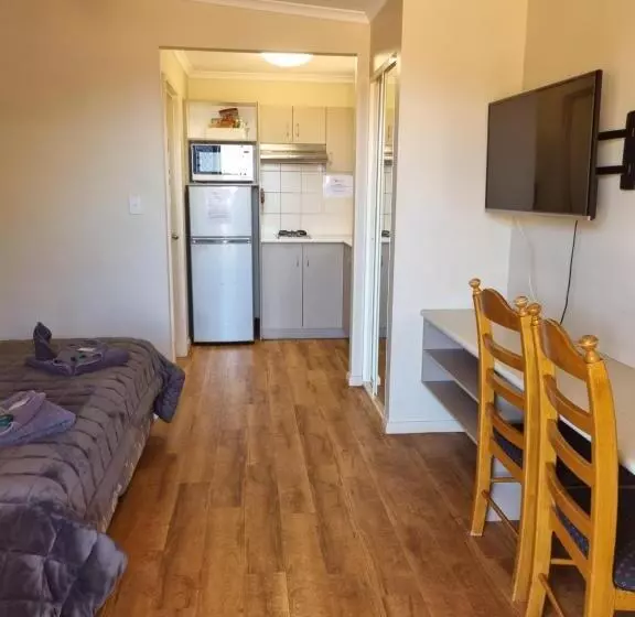 Hotelli The Cove Holiday Village