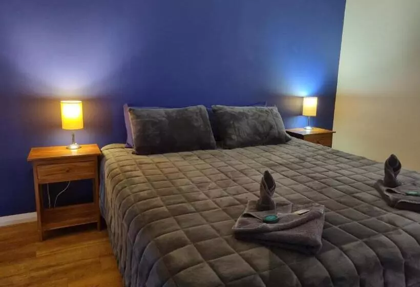 Hotelli The Cove Holiday Village