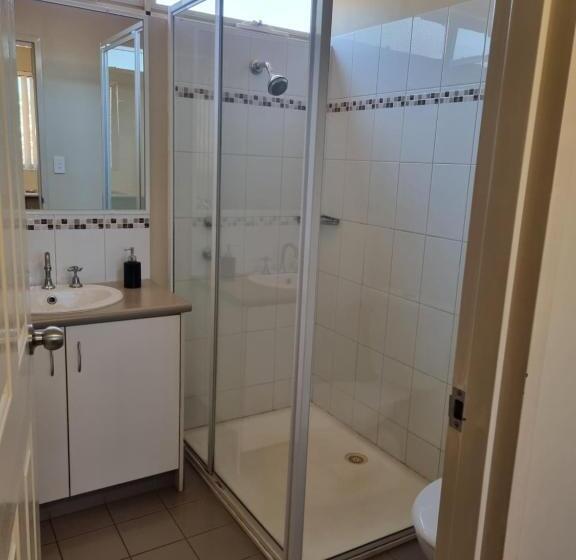 Отель The Cove Holiday Village