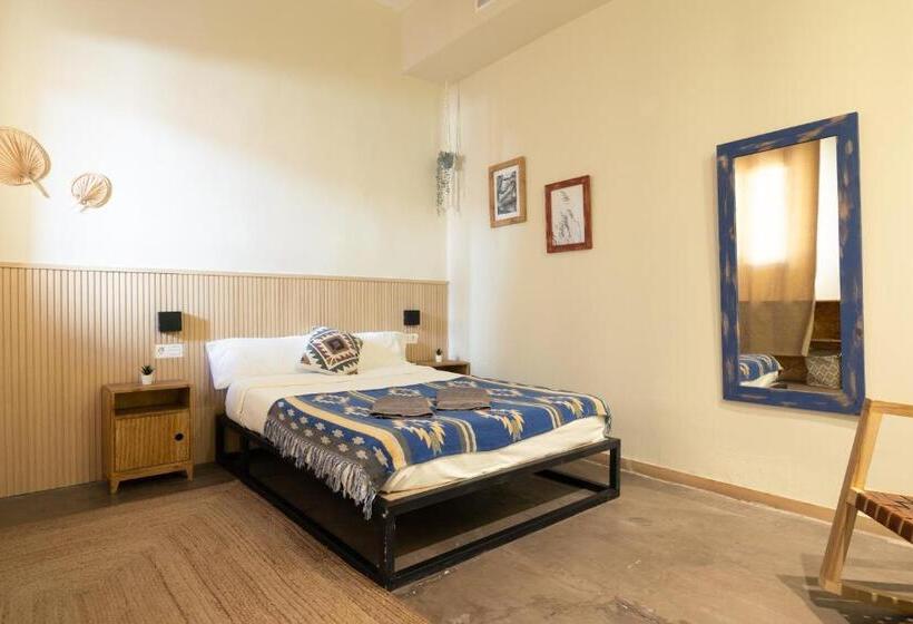 تختخواب و صبحانه Birdhouse