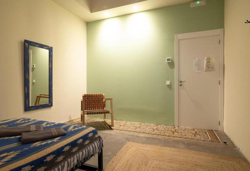 تختخواب و صبحانه Birdhouse