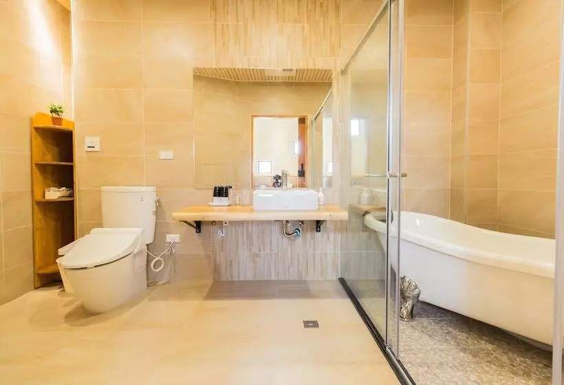تختخواب و صبحانه Green Light Villa