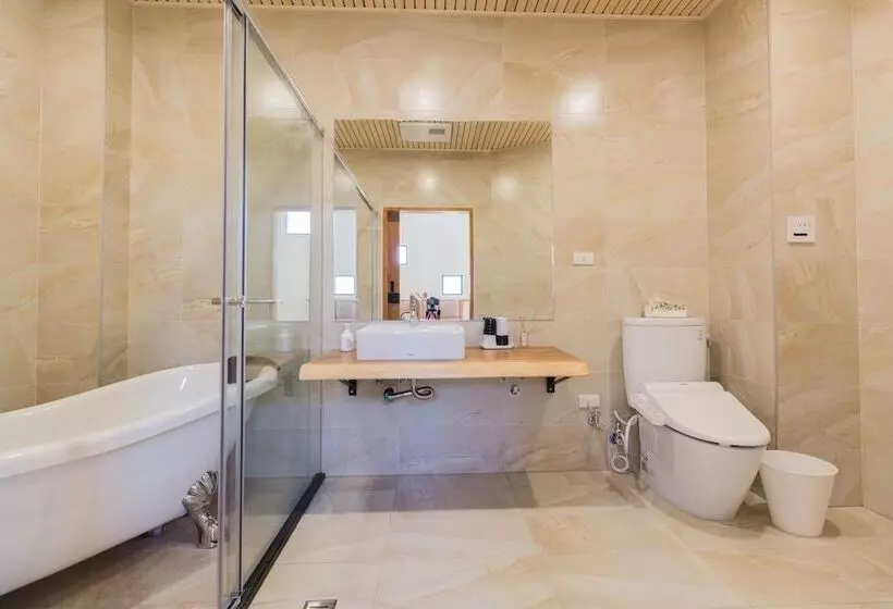 تختخواب و صبحانه Green Light Villa