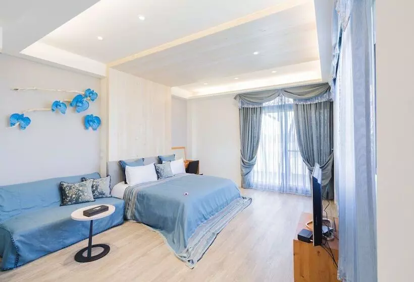 تختخواب و صبحانه Green Light Villa