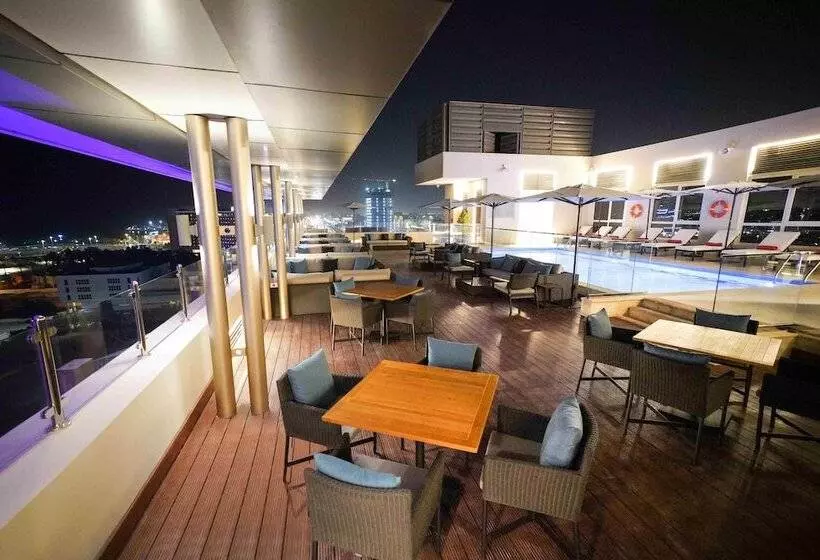 Hotelli Centro Corniche Al Khobar By Rotana