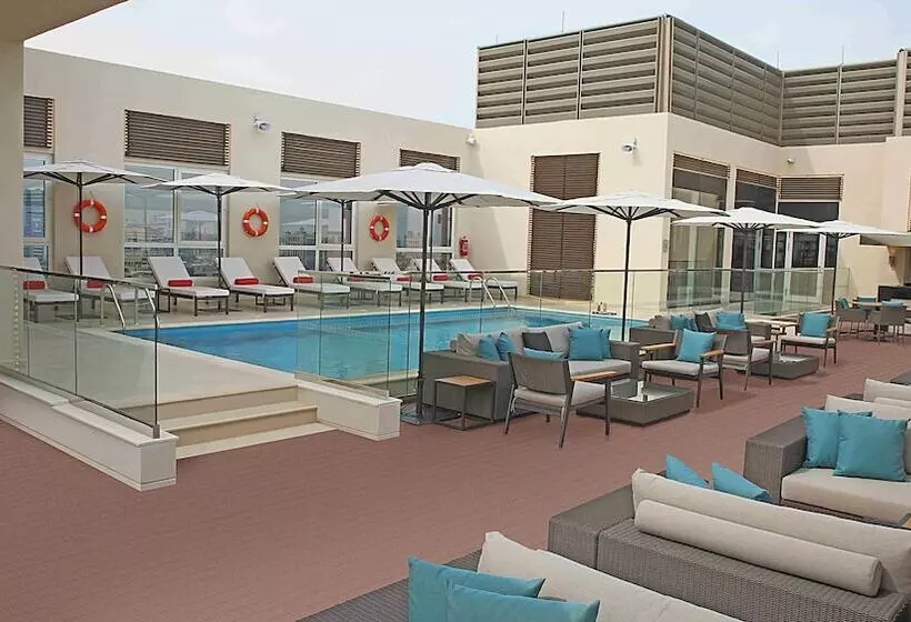 Hotelli Centro Corniche Al Khobar By Rotana