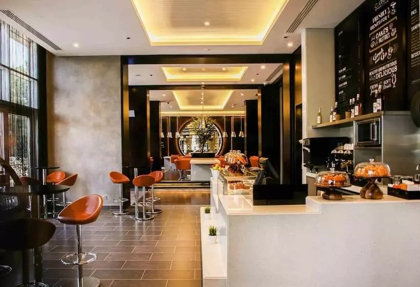 Hotelli Centro Corniche Al Khobar By Rotana