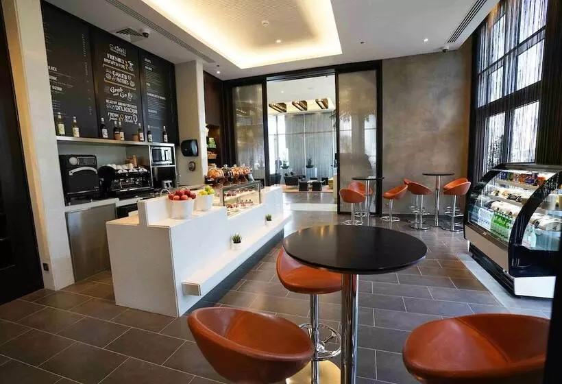 Hotelli Centro Corniche Al Khobar By Rotana