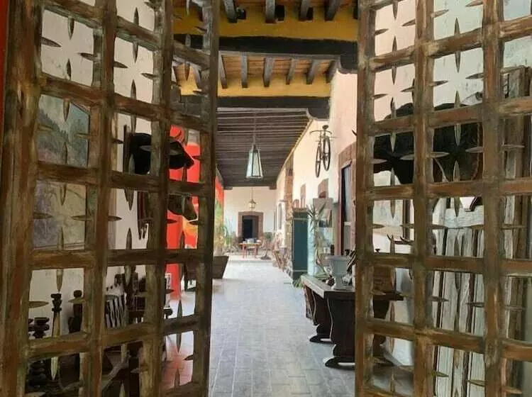 田舎風ホテル Hacienda Tzintzimeo