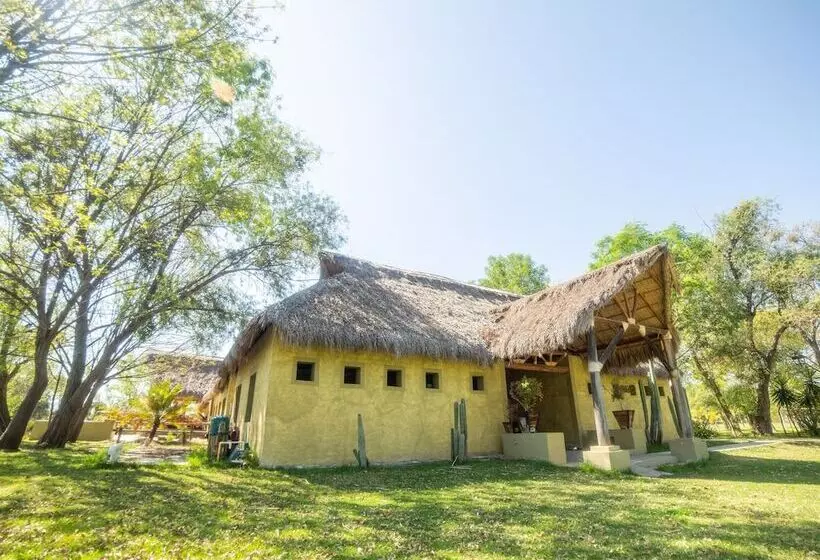 田舎風ホテル Hacienda Tzintzimeo