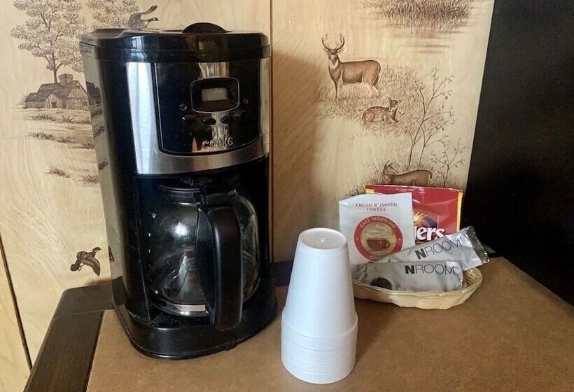 فندق على الطريق Hidden Lake Resort