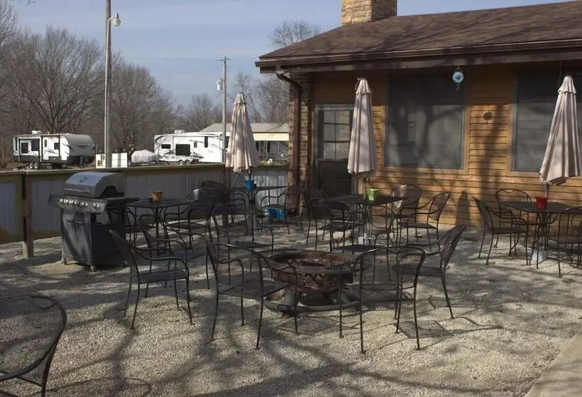 Motelli Hidden Lake Resort