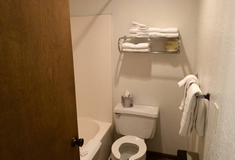 فندق على الطريق Hidden Lake Resort