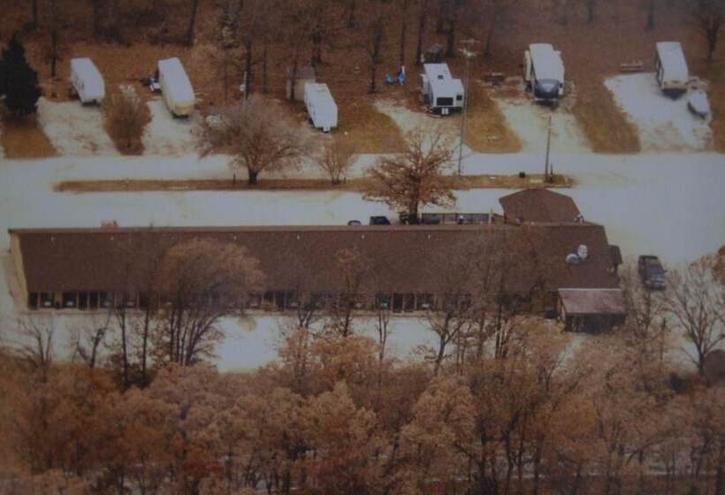 فندق على الطريق Hidden Lake Resort