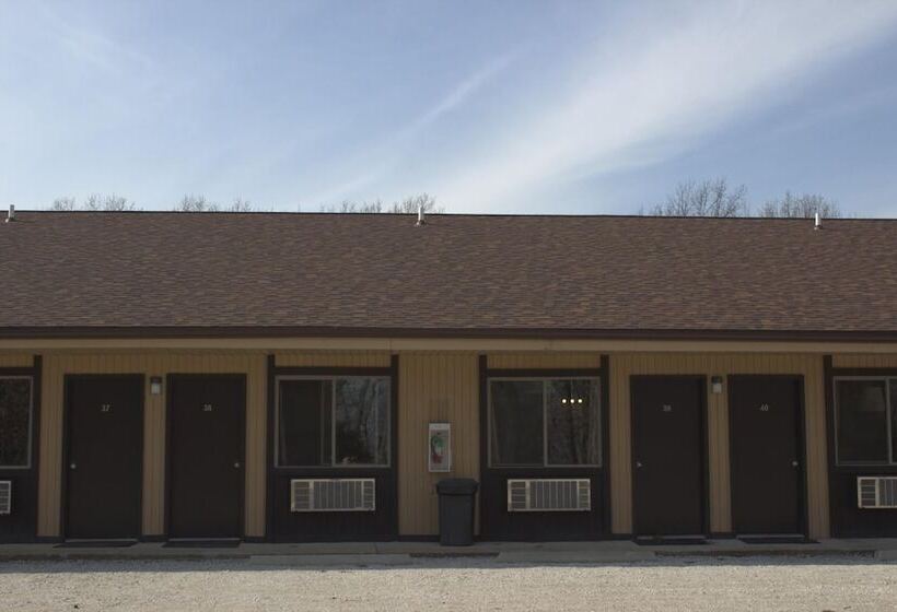 فندق على الطريق Hidden Lake Resort