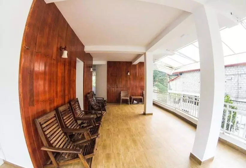 ホテル Adams Peak Inn