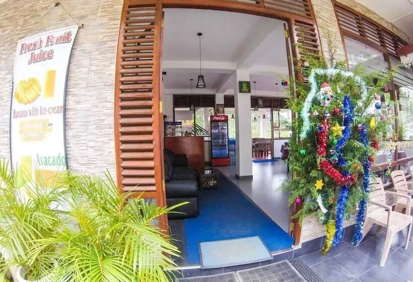 ホテル Adams Peak Inn