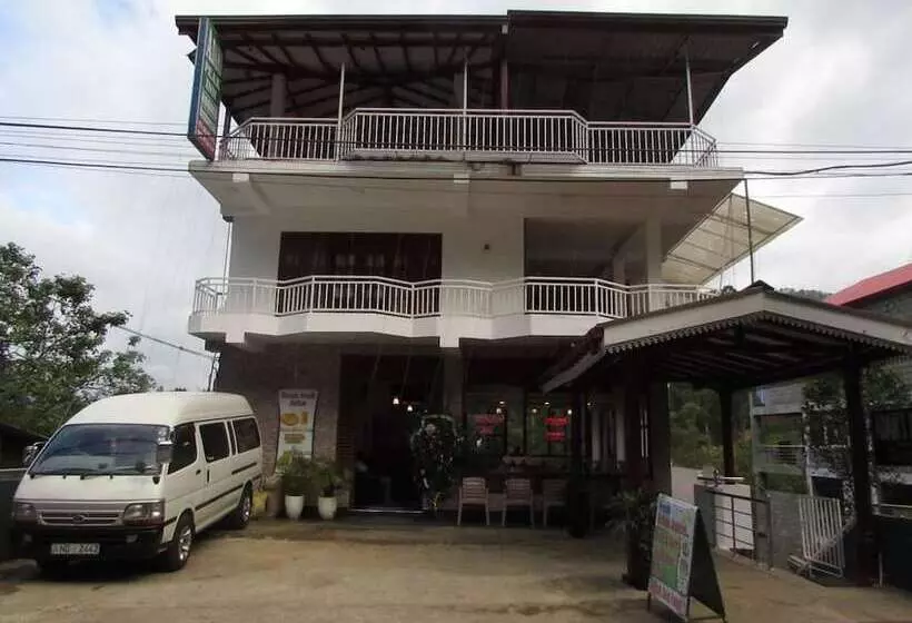 ホテル Adams Peak Inn