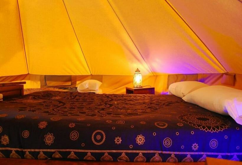 هتل Camping El Roble