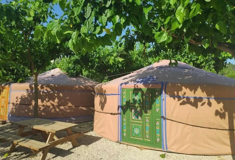 هتل Camping El Roble