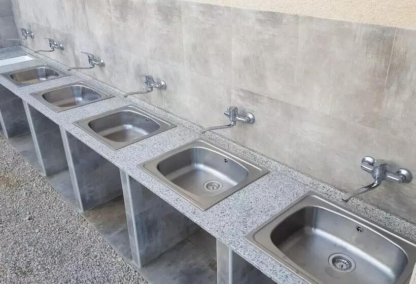 هتل Camping El Roble