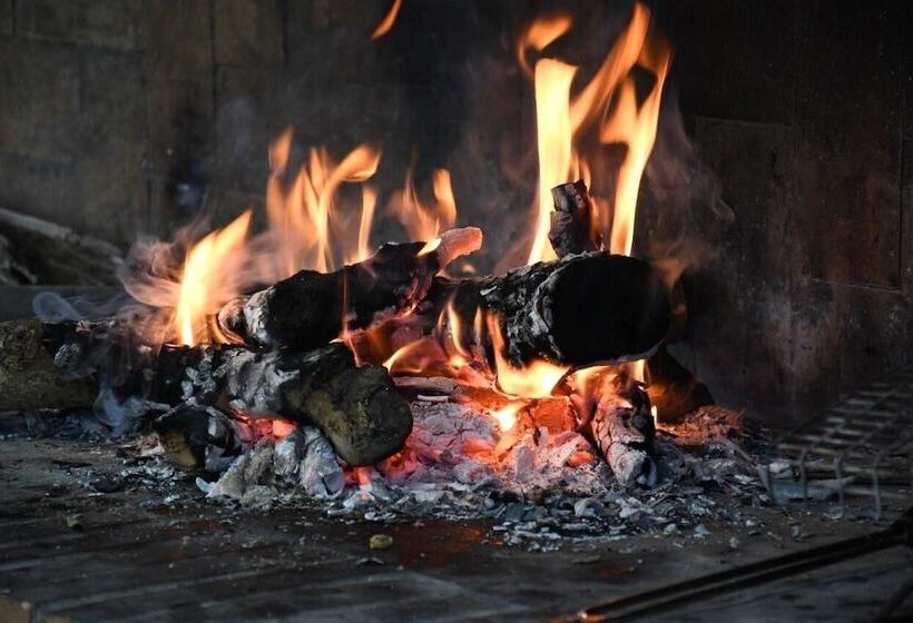 هتل Camping El Roble