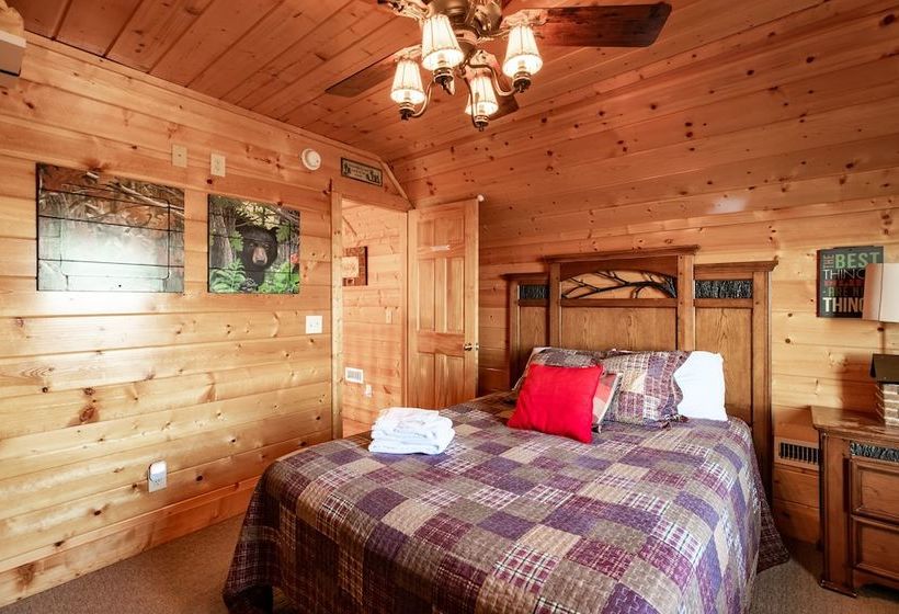 Smokystays Bears Den Cabin