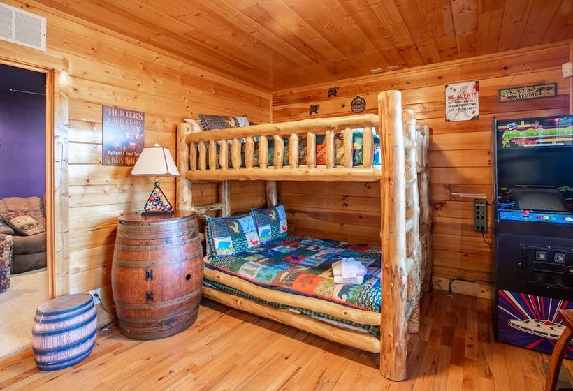 Smokystays Bears Den Cabin