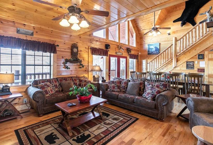 Smokystays Bears Den Cabin