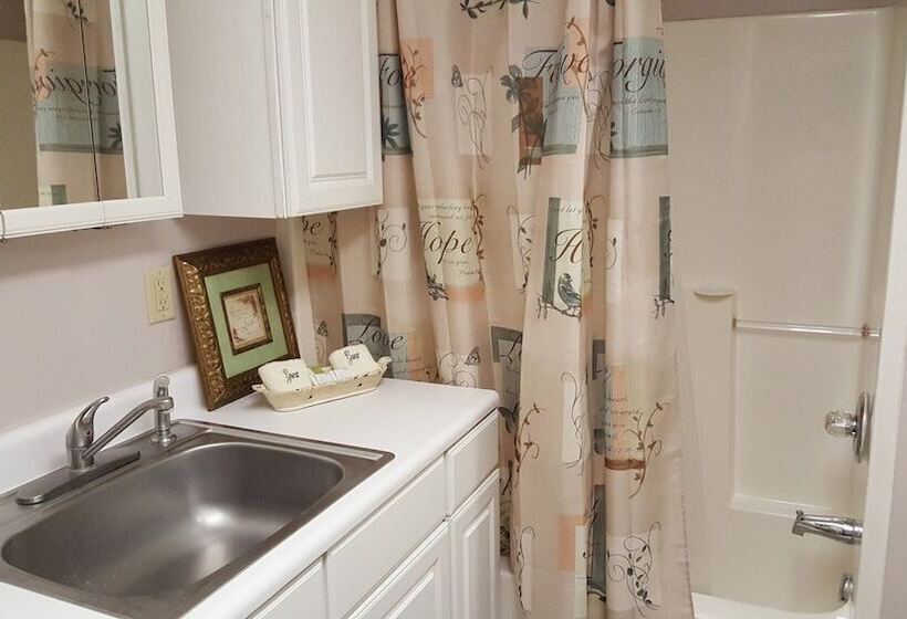 Heartland Country Resort & Lodge