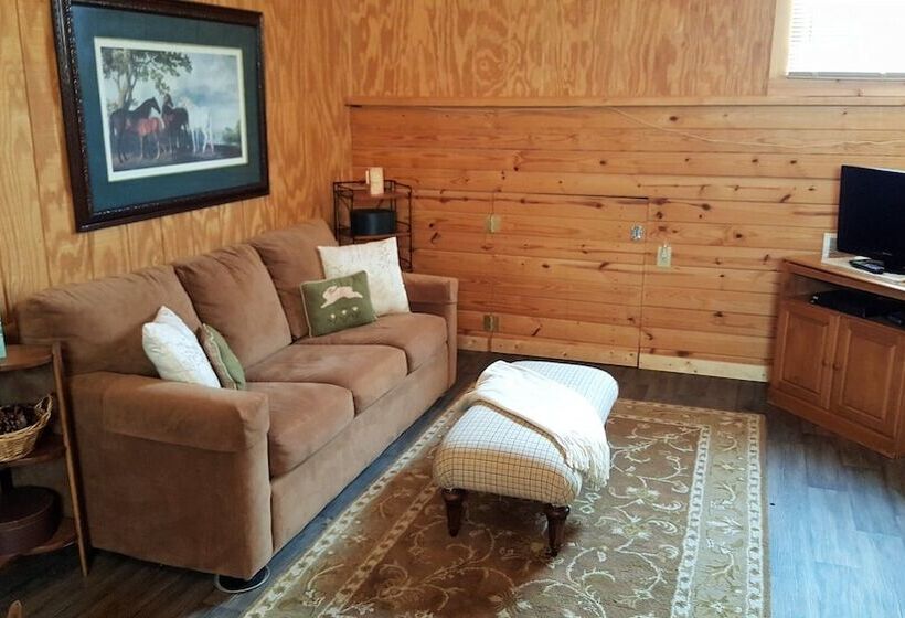 Heartland Country Resort & Lodge