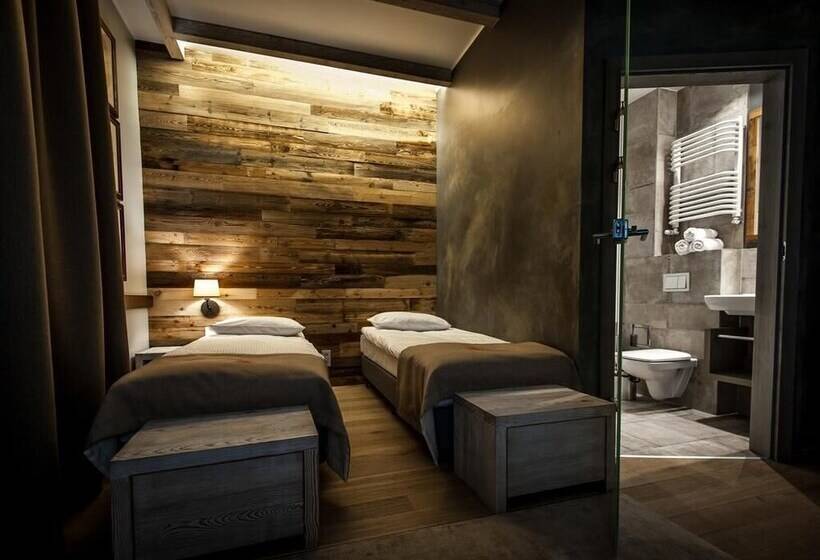 بنسيون Akademia Kuraszkow