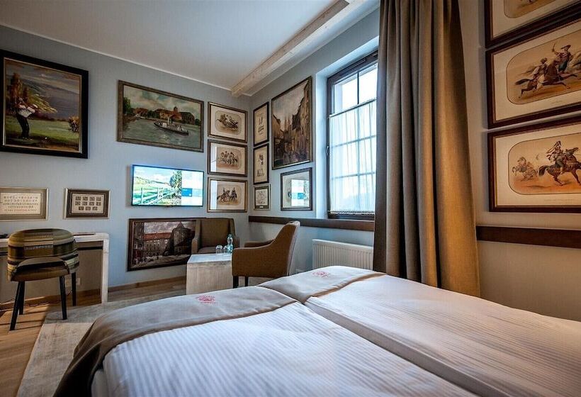 بنسيون Akademia Kuraszkow