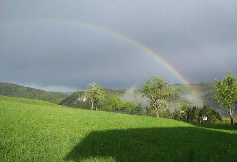 پانسیون Tourist Farm Strle With Great Local Food