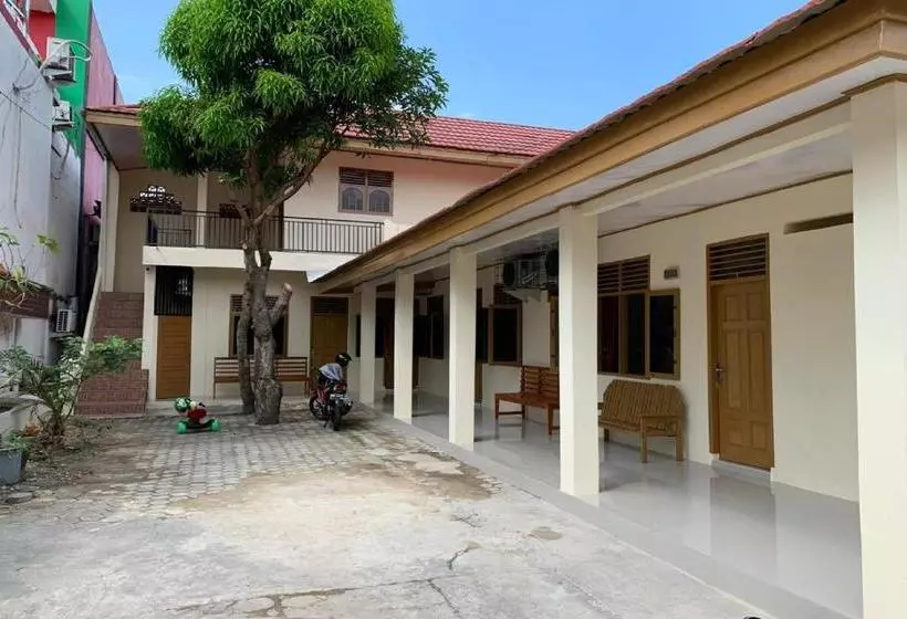 Hotel Oyo 3168 Utama Sari Residence