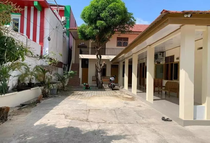 Hotel Oyo 3168 Utama Sari Residence