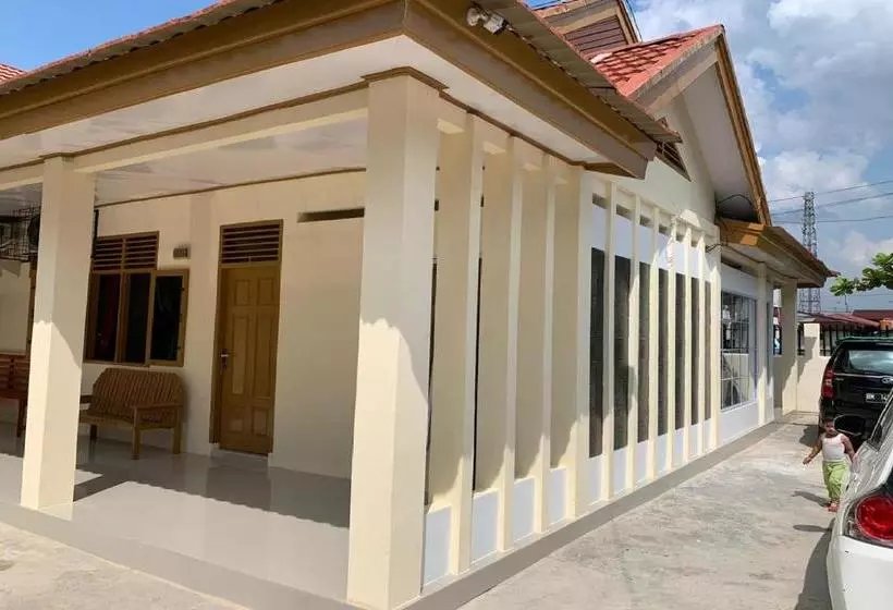 Hotel Oyo 3168 Utama Sari Residence